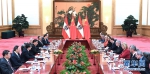 4月8日，国家主席习近平在北京人民大会堂同奥地利总统范德贝伦举行会谈。 来源：新华社 - 广播电视