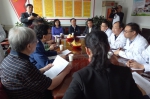 代表团与兴县县医院的医生代表举行座谈 - 外事侨务办
