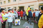“掷骰子”学交通标志 - 太原新闻网