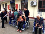 稷山县残联在西社镇山底村为残疾人发放辅助器具 - 残疾人联合会