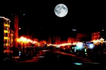 “超级月亮”现身龙城夜空 - 太原新闻网