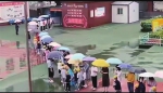 雨中 校园升起“彩虹” - 太原新闻网