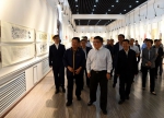 省政府党组成员吴伟参观山西省残疾人书法绘画手工艺作品展 - 残疾人联合会