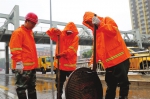 疏通雨水管道 确保及时排涝 - 太原新闻网